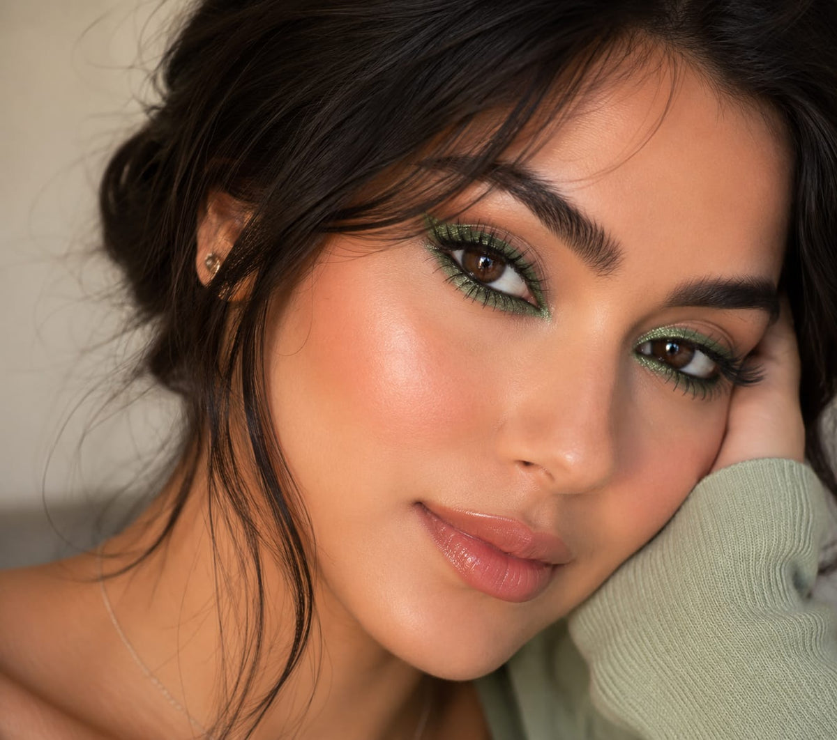 LIGHT GREEN